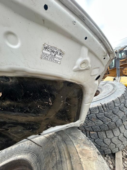 Копот от toyota Hilux