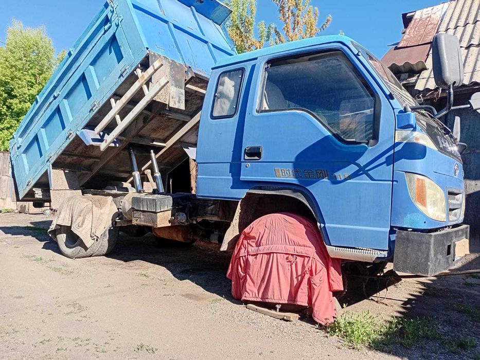 Продам самосвал Forland