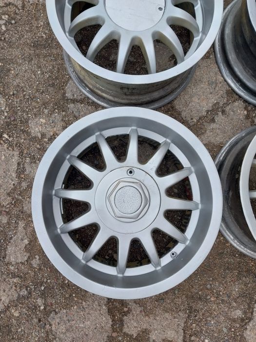 Диски R15 на Гольф 3. Два внутри вареные.