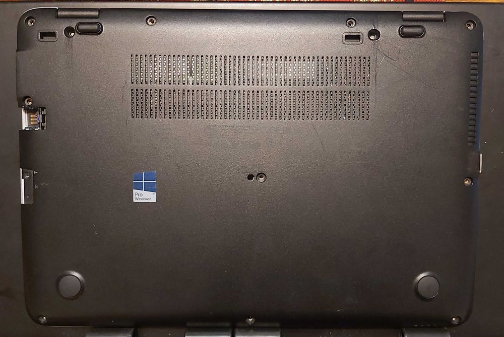 Vând laptop HP Elitebook 840 G3 i5,DDR4,tastatura iluminata,incomplet