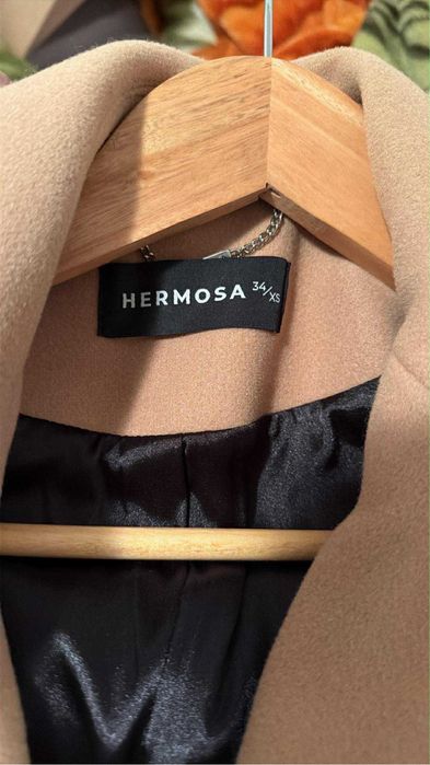 Palton nou fara eticheta