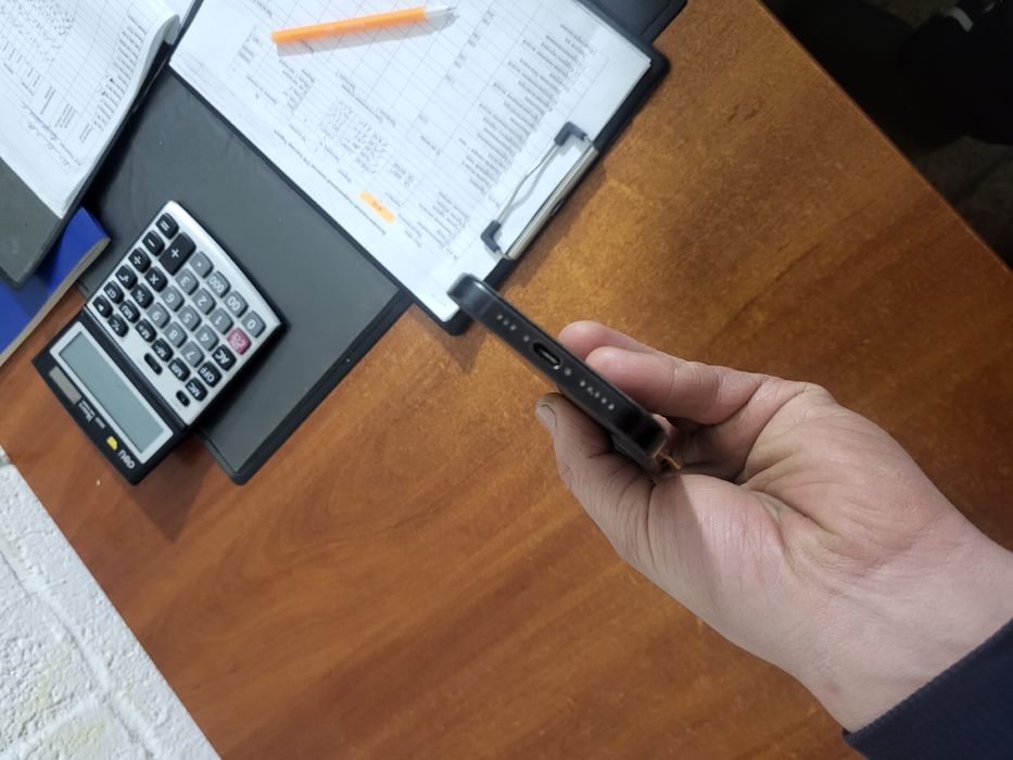 Iphone 16 pro 128 esim