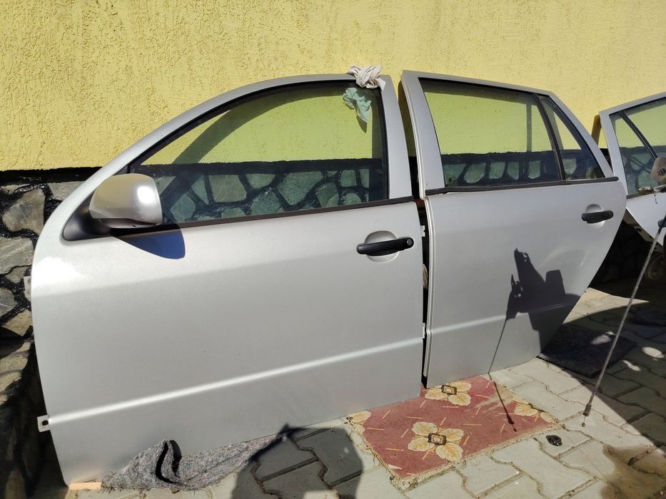 Uși, capota, bară fata, spate Skoda
