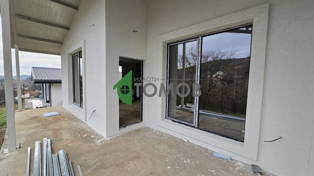 Едноетажна къща с красива гледка в село Борилово