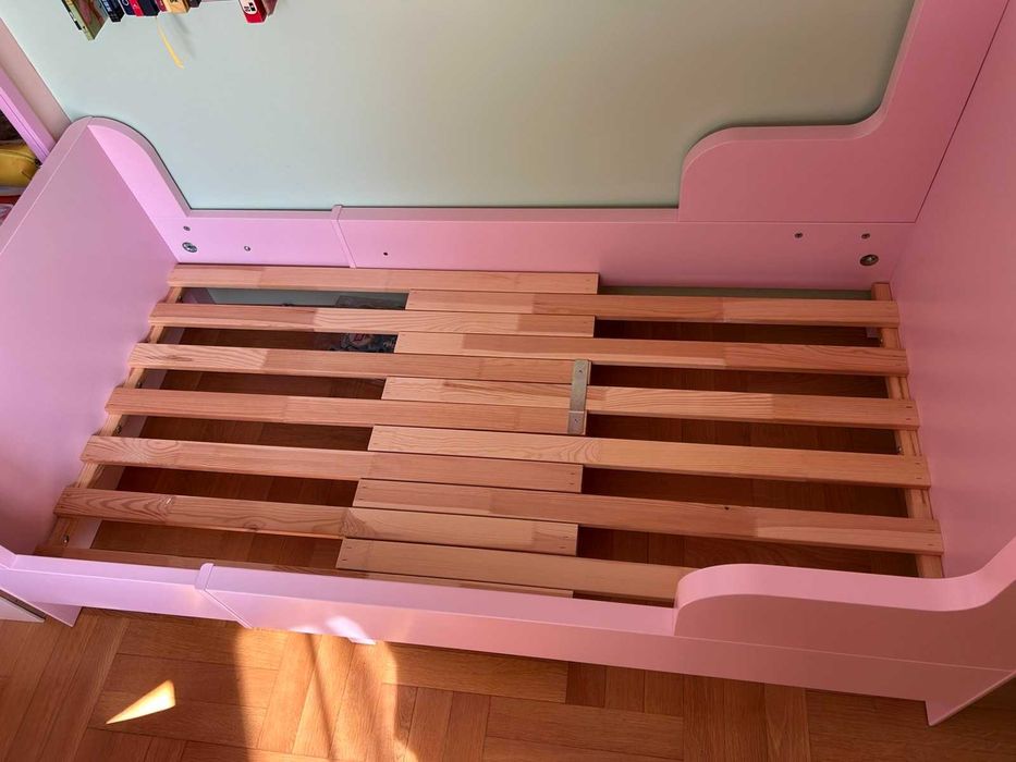 Продавам легло за малки и по-големи принцеси 120 лева.