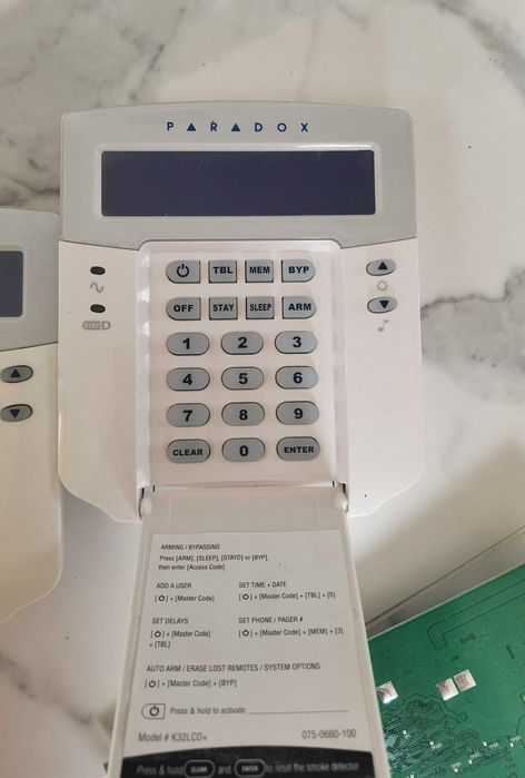 Sistem de alarma Paradox