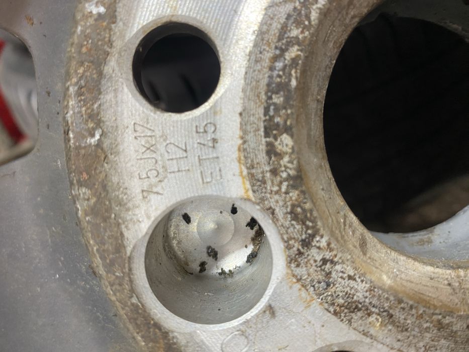 Jante audi r17,anvelope de vara in stare foarte buna!!