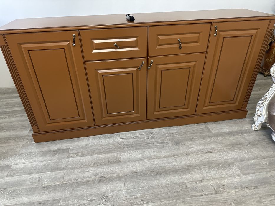 Продаю Комплект Гастинный