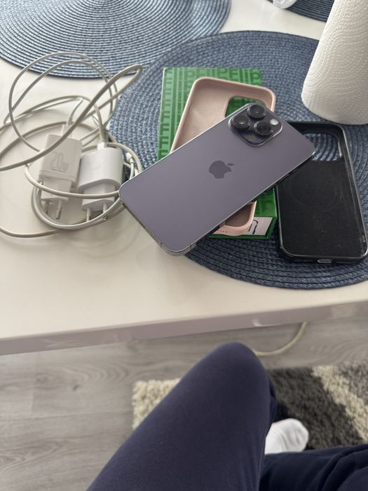 Iphone 15 pro max natural titan/14 pro max purple