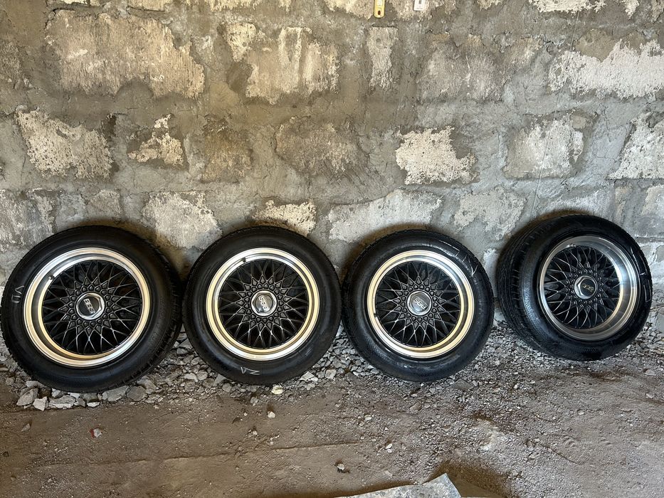 Продам комплект диски с резиной лето.