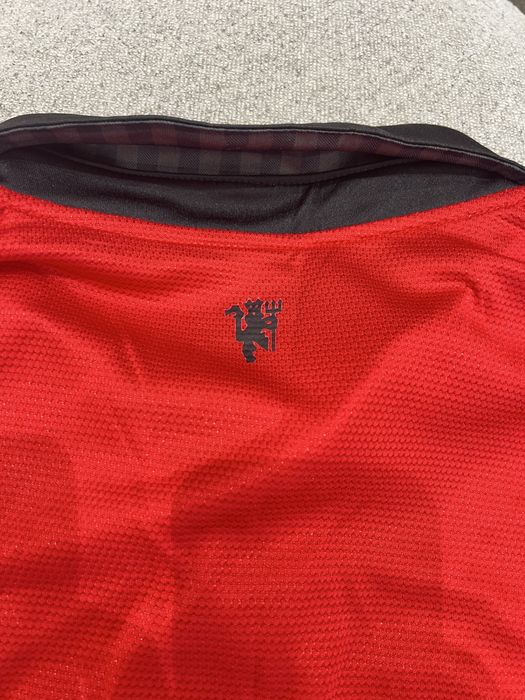 Новая футбольная форма Manchester United AON
