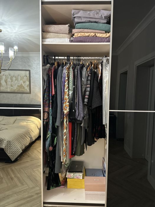 Продаётся вместительный шифоньер