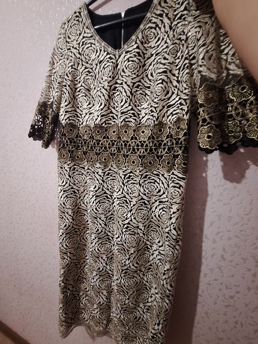 Продам платье. Почти новое.