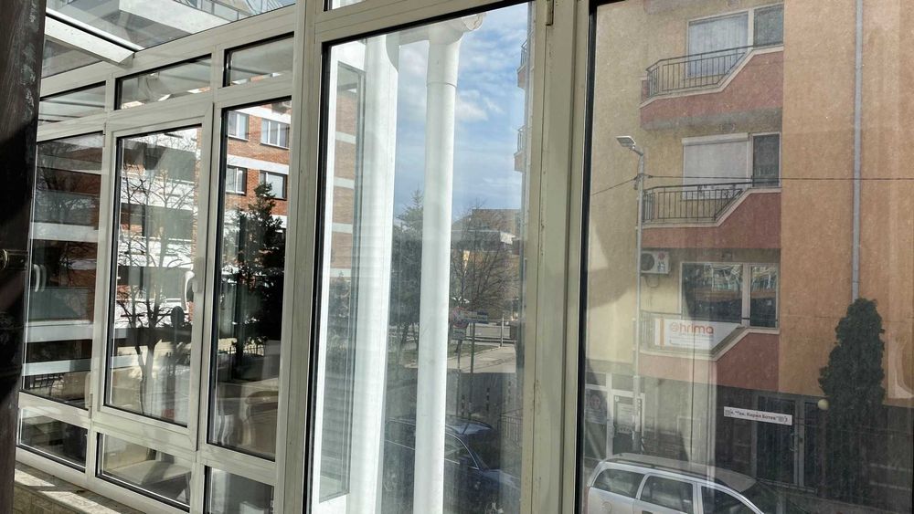 Професионално почистване на прозорци, пране мебели - clean4you