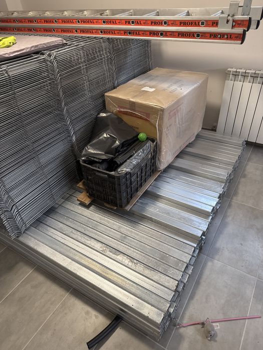 Plasă gard si stalpi zincați ( Intreg sau pe bucăți)