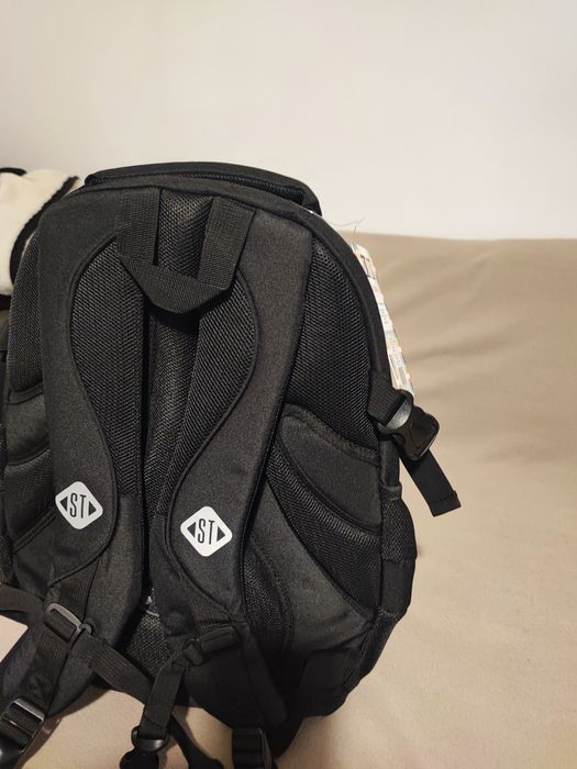 Vând ghiozdan fete Nou St.right