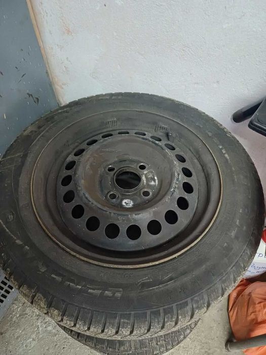 Комплект зимни гуми с джанти