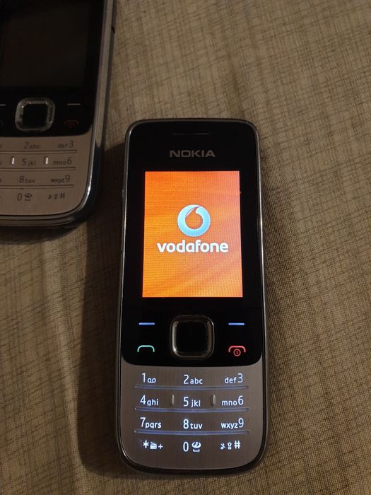 Nokia 2730 si 2700