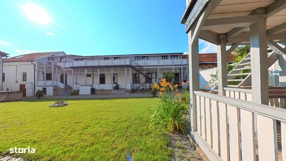 Apartament cu 3 camere - curte cu foisor + spatiu parcat masina
