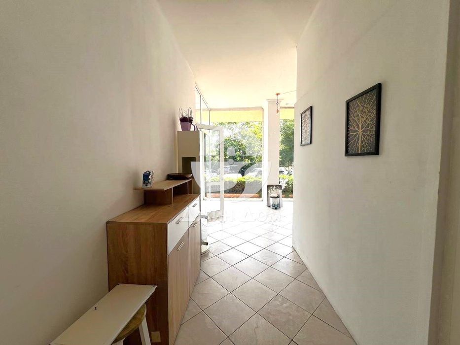 Продава се Магазин в Бургас, Зорница - 75 кв.м за 2134 €/кв.м - Снимка #5