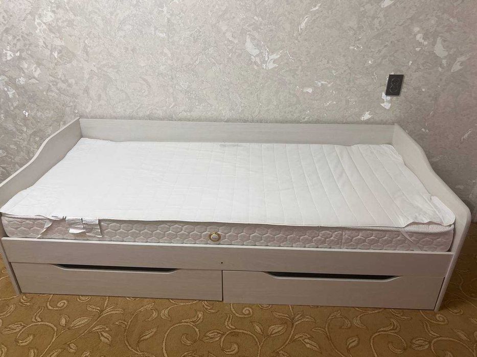 Продаётся срочно кровать