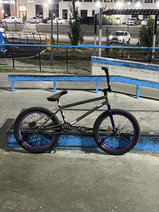 Custom BMX street