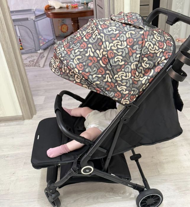 Продам детскую прогулочную коляску