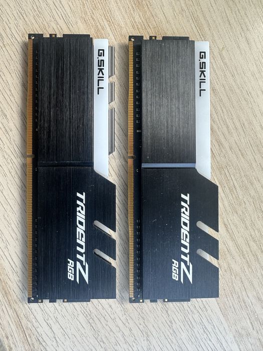G.SKILL Trident Z RGB DDR4 3000MHz CL16 16GB Kit2 (2x8GB) Intel XMP F4-3000C16D-16GTZR