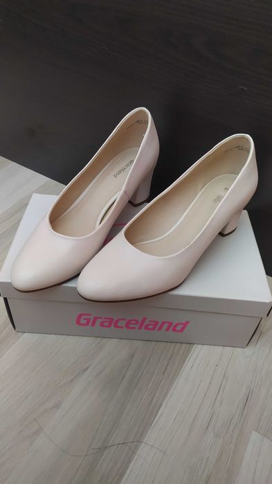 Бежови официални обувки