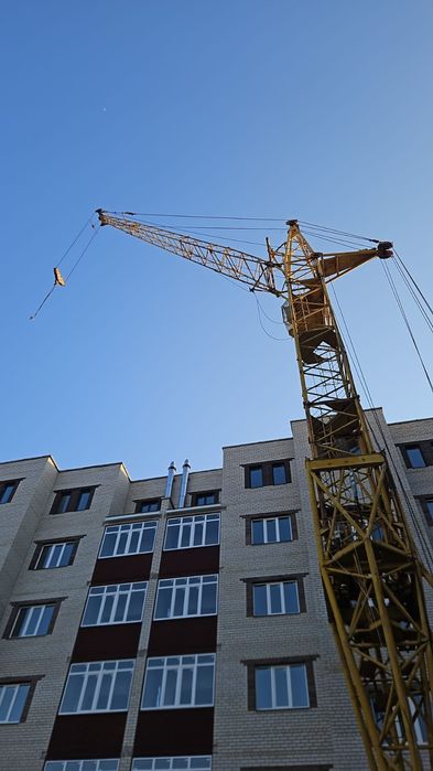 Строительный башенный кран