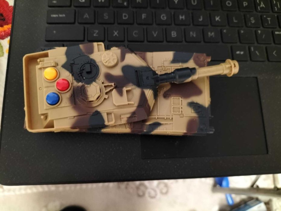 Tanc cu sunete si lumini