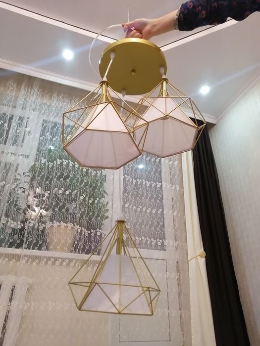 Люстра в хорошем состоянии