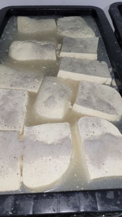 Vând brânză de oaie