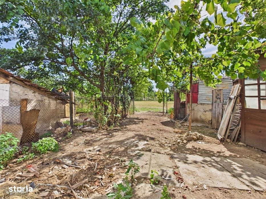 Casă Tileagd, 25 km Oradea, teren 328 mp