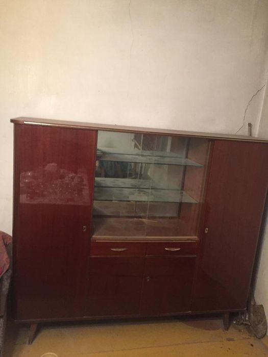 Продам немецкий сервант