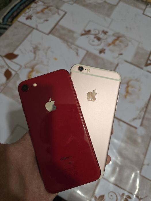 Продам iPhone 8.
