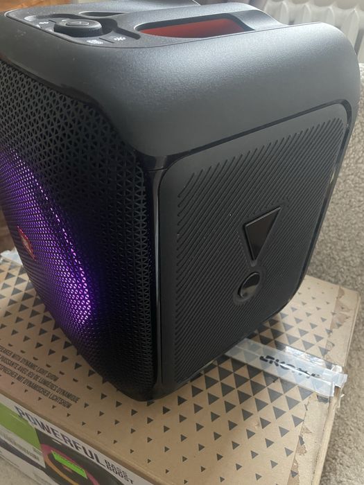 Продавам JBL  Partybox Encore