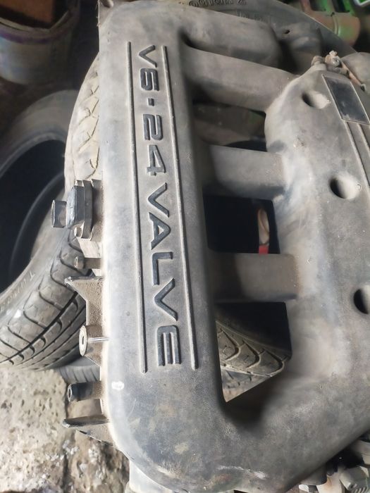 Продам. Коллектор впускной Крайслер 300м.