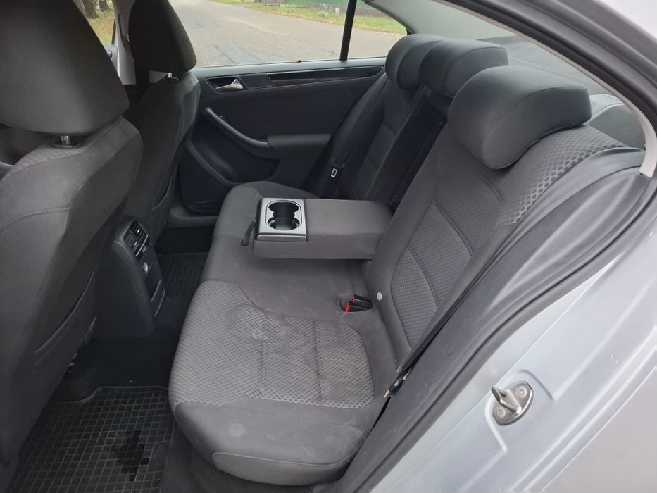 VOLKSWAGEN Jetta 2012 — imagine 3