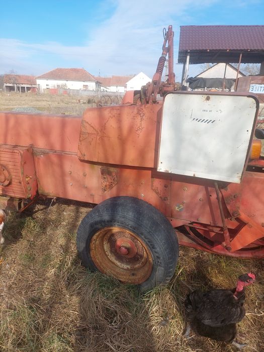 Vând presă de balotat