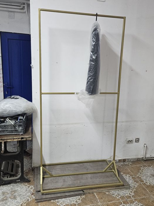 Торговое оборудование для одежды