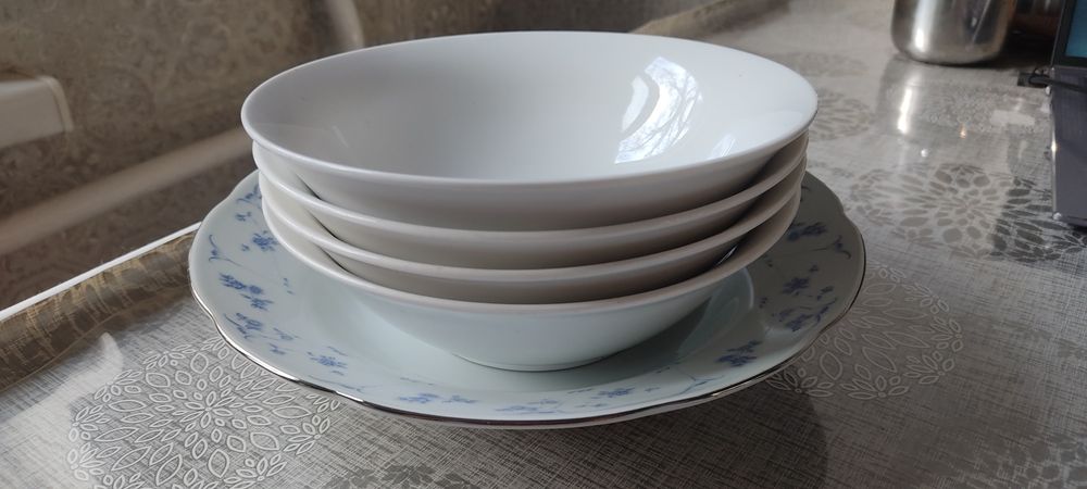 Продам тарелки для первого