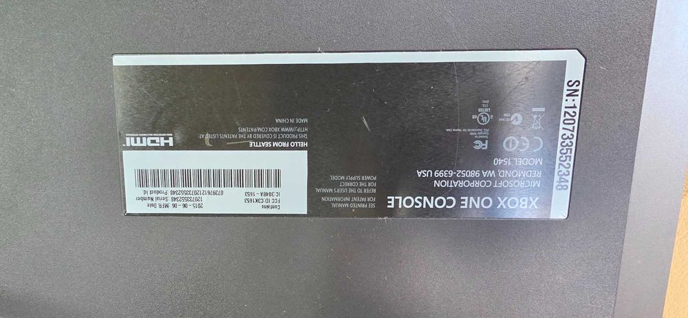 Xbox one 500GB с два контролера