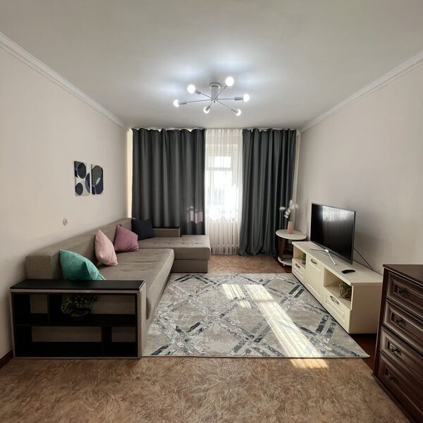 Продаётся 2х комнатная квартира в центре города