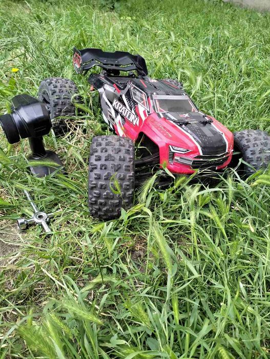 СПЕШНО! Arrma Kraton 6S V5 BLX – Много запазен, с безчетков Savox и сериозен тунинг