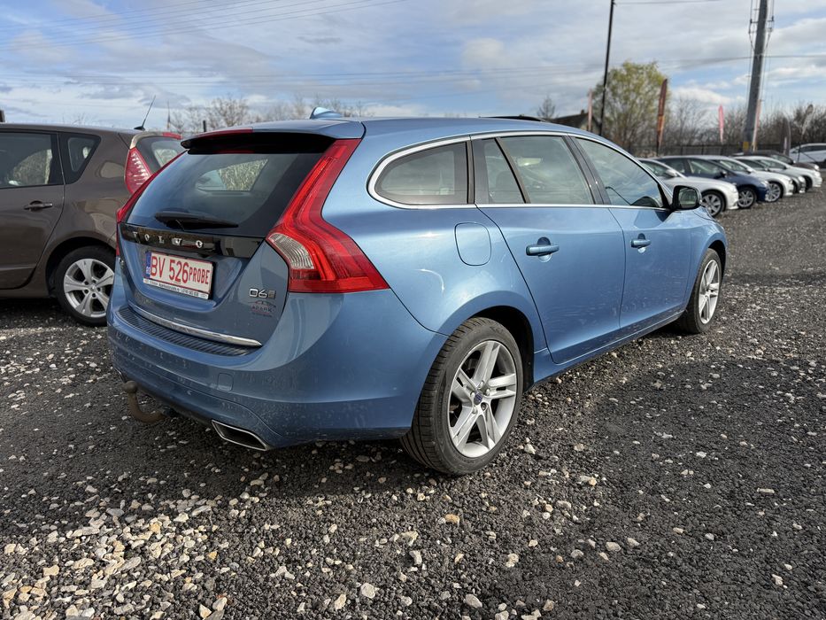 Volvo V60 D6 / Plug-in Hybrid  / 4x4 / R design / full option / euro 6
