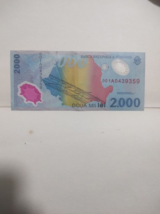 Bancnota de 2000 de lei cu eclipsa cu prima serie