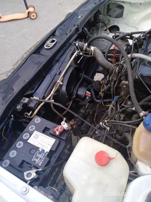 Автомобиль Фольксваген Гольф 2