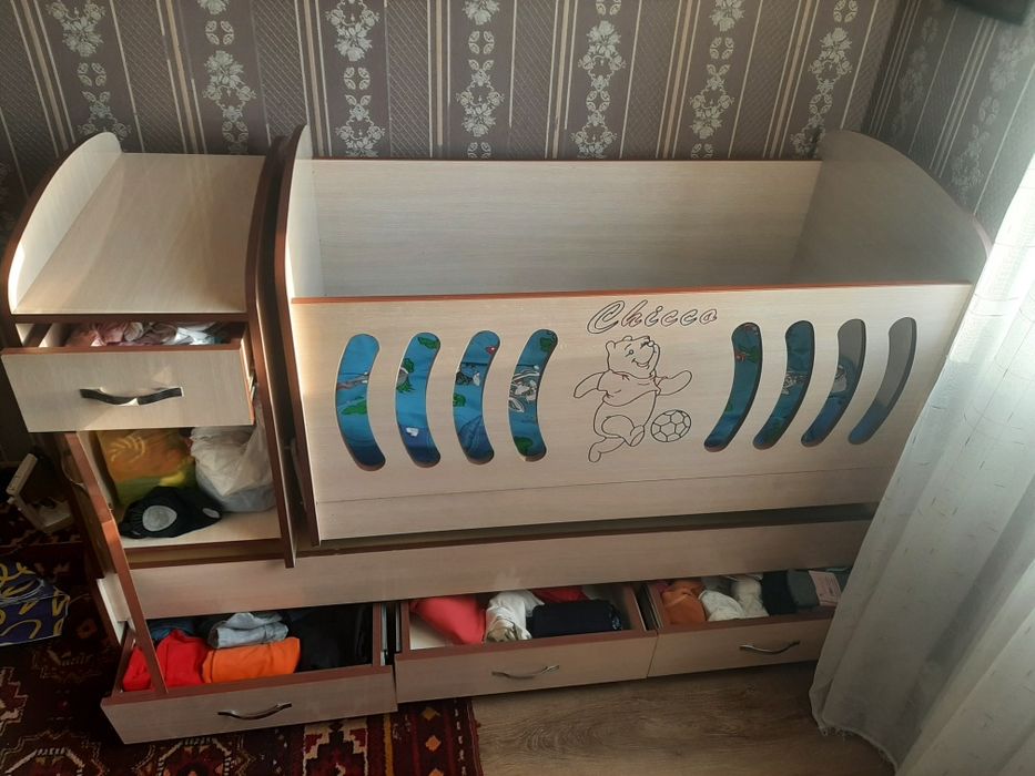 Детская кроватка