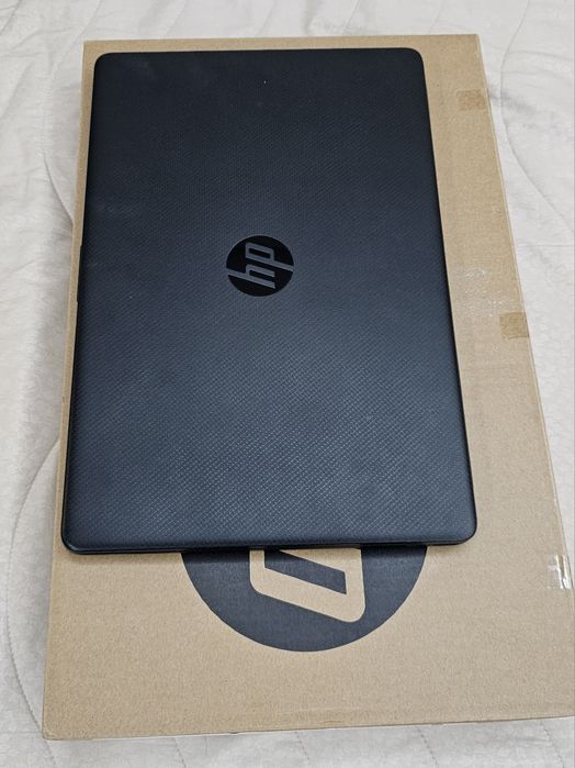 Лаптоп HP 15s НОВ